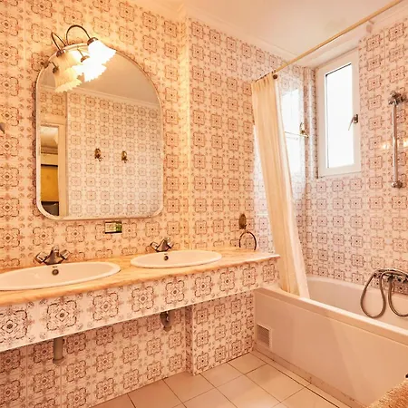 Risco 3* لاريدو